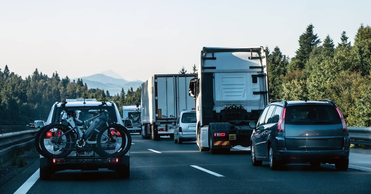 Traffic on a mountain pass